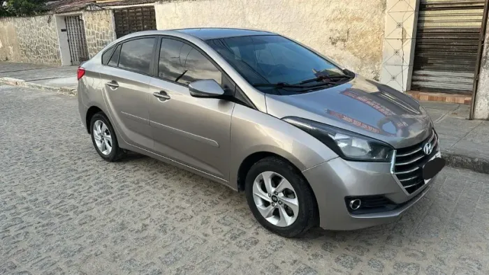 Hyundai HB20S C.plus/c.style 1.6 Flex 16V Mec.4p 2017