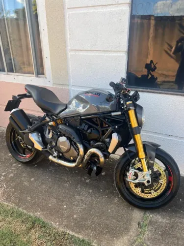 Ducati Monster 1200 S