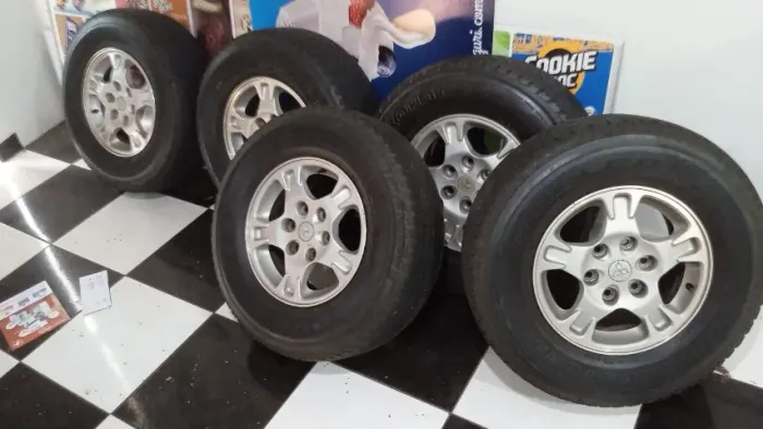 Jogo de rodas aro 16 da Mitsubishi Pajero 2002