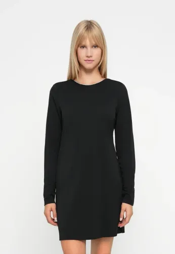 Vestido midi preto com manga longa