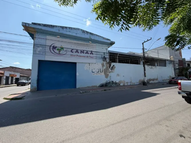 Imóvel para venda tem 640 metros quadrados em Nova Metrópole (Jurema) - Caucaia - CE