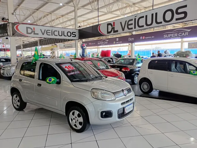 Fiat Uno Attractive 1.0 EVO Fire Flex 8V 5P 2016