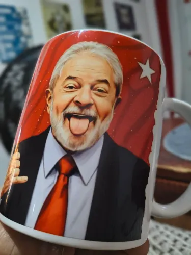 Canecas com temas diversos