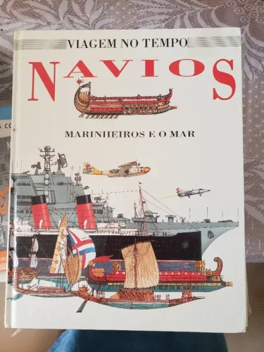 Livro "Viagem no Tempo: Navios, Marinheiros e o Mar"