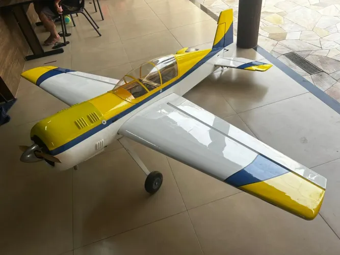 Aeromodelo Yak 54 111cc