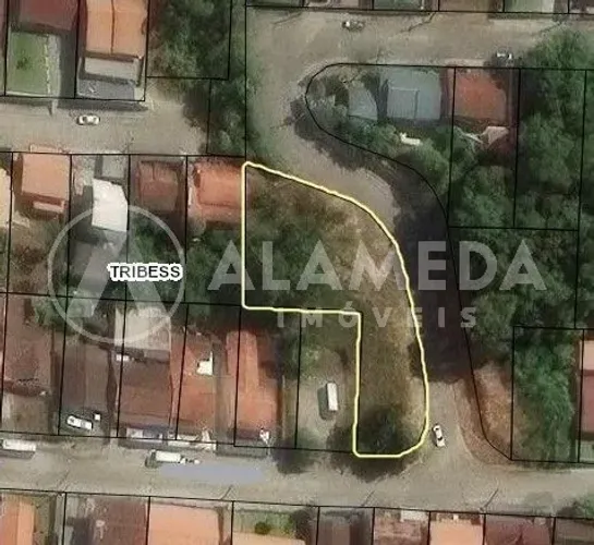 TERRENO AMPLO À VENDA NO BAIRRO TRIBESS!