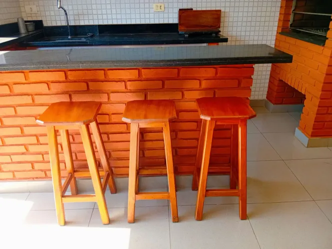 Banquetas de peroba Rosa