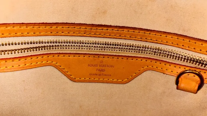 Linda bolsa Louis Vuitton,modelo Brea, Original e nova, bege ,detalhes em couro.