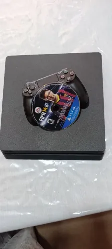 Playstation 4 slim