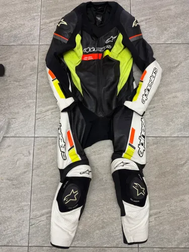 Macacão Alpinestars Gp Force Chaser 1 Peça Branco Amarelo