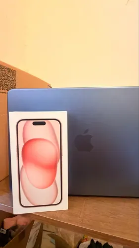 Apple iPhone 15 128GB Rosa 6,1" 48MP iOS 5G LACRADO com nota