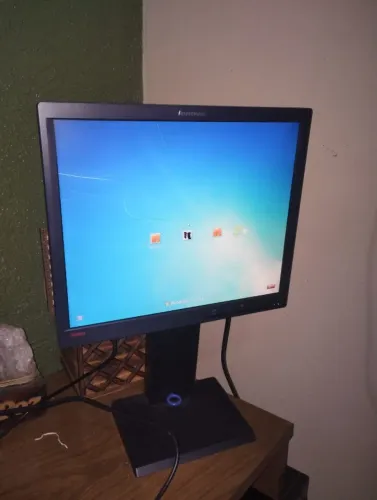 Monitor Lenovo perfeito estado de novo