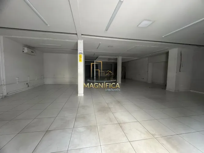 Loja- Centro de Curitiba.Que tal instalar sua empresa em um magnífico imóvel bem no centro