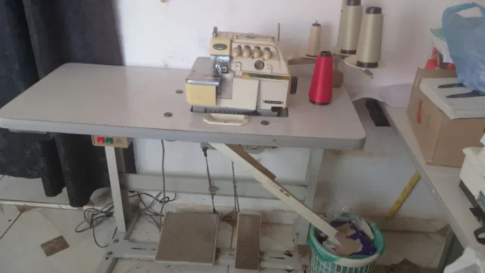 Máquina overloque ponto cadeia