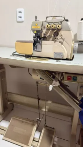 Overlock industrial singer