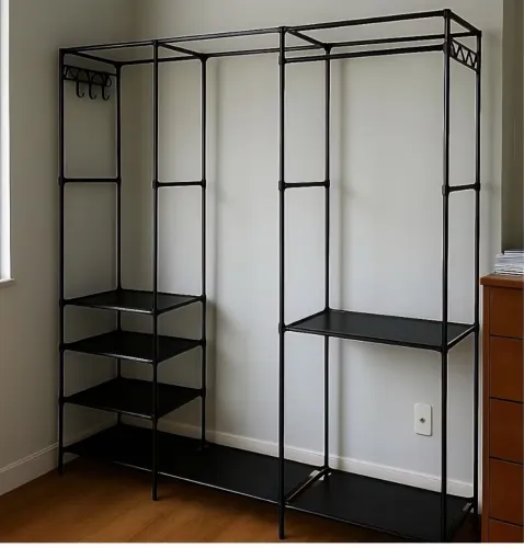 Arara de roupas metal