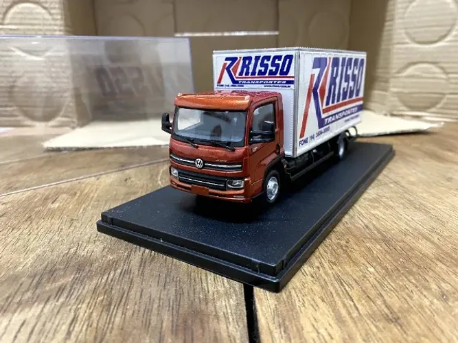 Miniatura Caminhão Volkswagem 9.170 2018 Delivery 1/43 (modelo revendedor) RARO