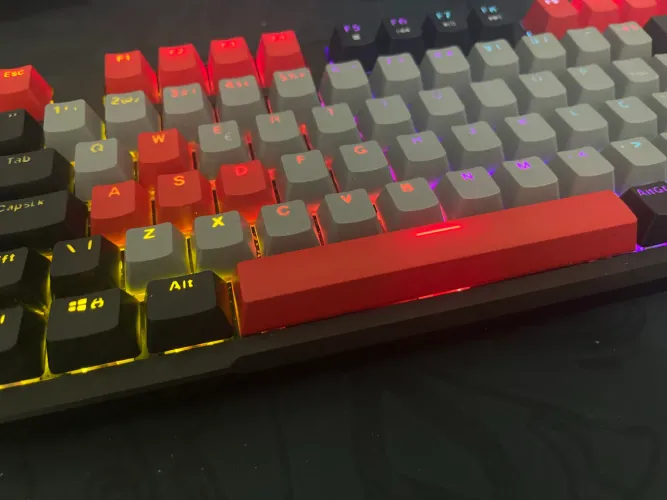 teclado mecanico 75% pcyes arkeum + doubleshoot keys magma