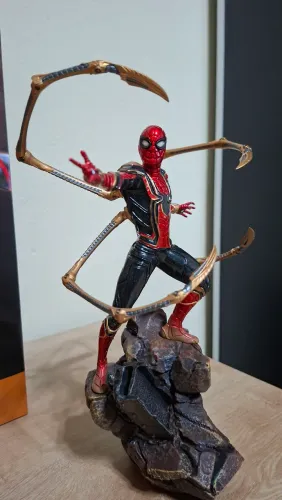 Iron Spider Iron Studios Estátua Figure
