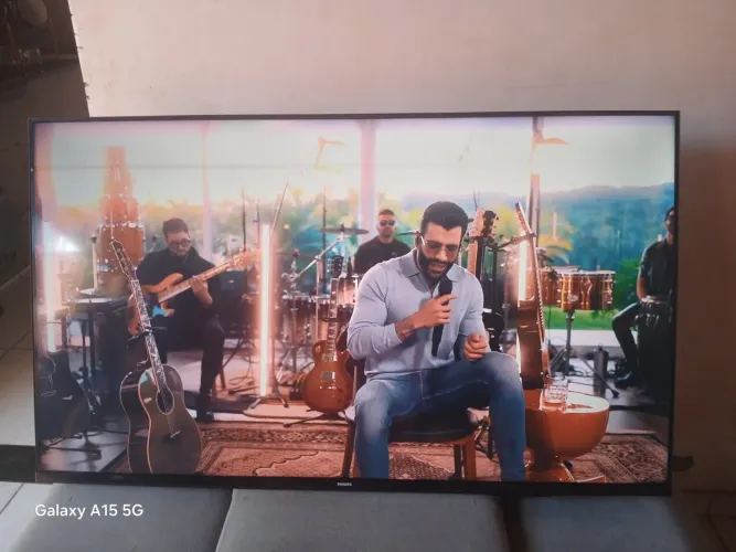 Smart Tv Led Philips 50 Polegadas  4K Borda Infinita - * COM DETALHE NA TELA *