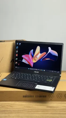 Notebook Asus Novo, Intel, NVME M2, 4GB DDR4