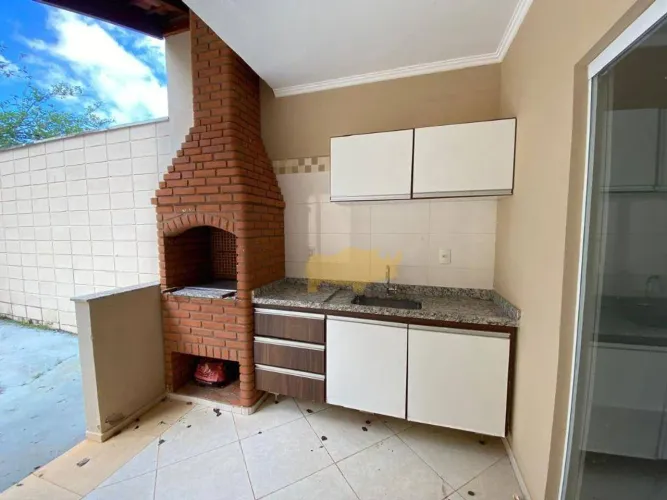 Casa com 3 dormitórios para alugar, 90 m² por R$ 3.925,00/mês - Parque Mãe Preta - Rio Cla