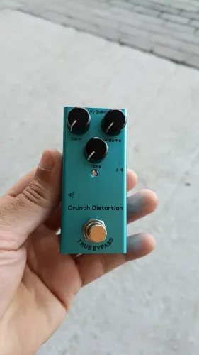 Pedal CRUNCH distortion novo.