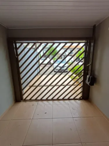 VENDO PORTÃO E GRADE