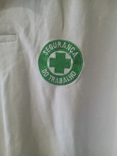 VENDO PAR DE CAMISAS POLO COM LOGO "SEGURANÇA DO TRABALHO"