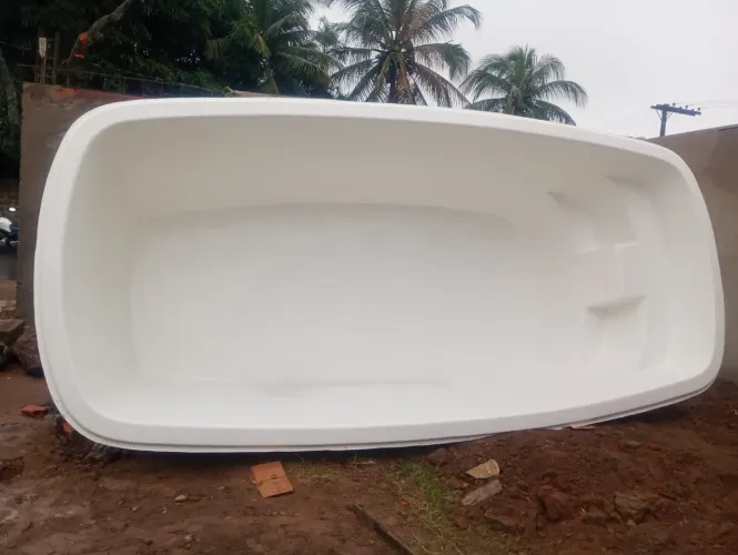 Piscina de fibra branca 