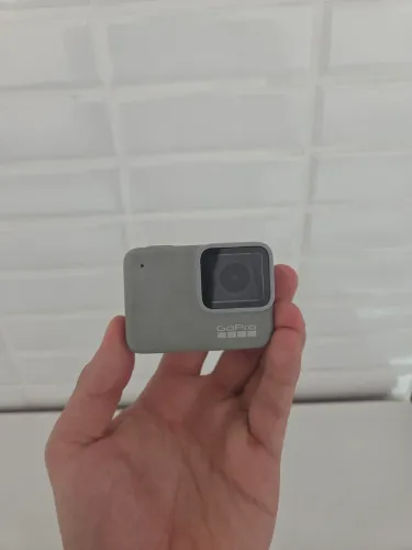 Go Pro Hero 7 White + Acessórios
