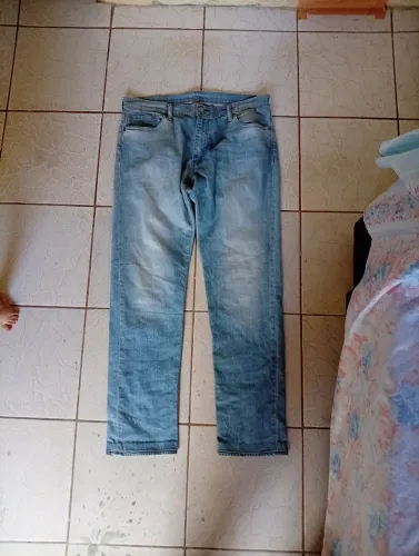 Calça Levi's 514 | tamanho 46 | leia a descrição