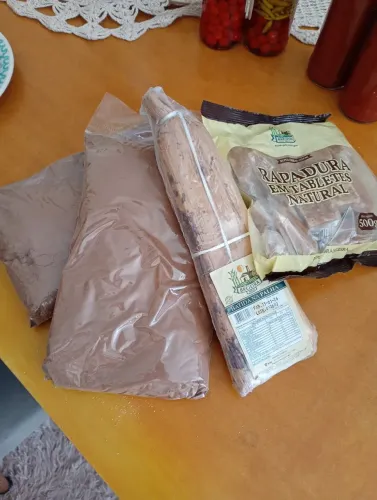 Rapaduras e cacau em pó ?/