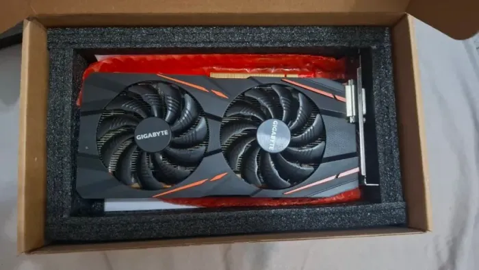 Placa de Vídeo AMD Gigabyte RX 570 4Gb