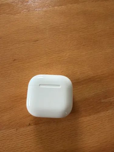AirPods 4