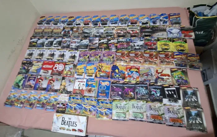 Coleção 100 carrinhos hothweels