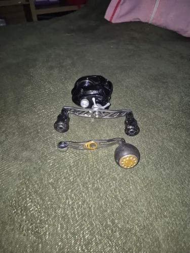 Carretilha daiwa lexa 300 hd, feito pintura personalizada preto ,rolamentos cerâmicos,