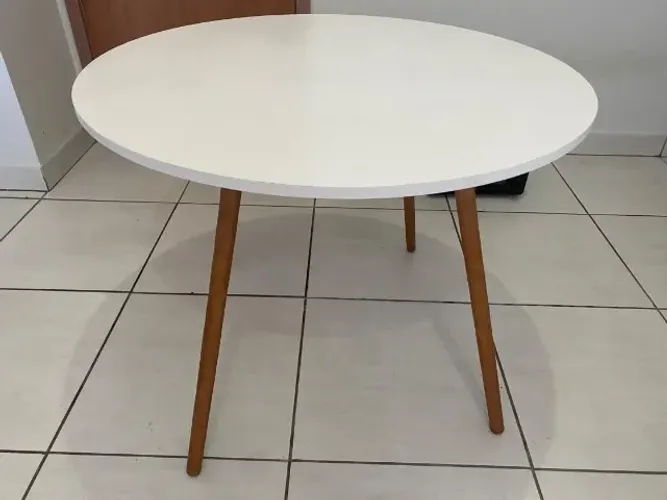 Mesa pé palito 
