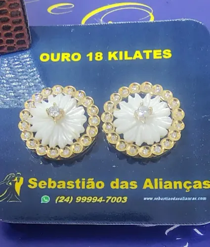 Brinco Pedra Roda Diamantes 1 mm do meio 2 mm Aro 21 mm Ouro 18 Kilates Peso 4.58 Gramas