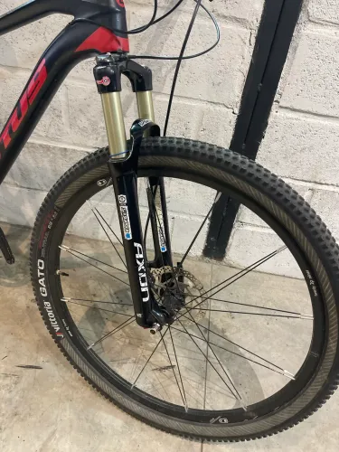 Lótus carbono tamanho 17 bike 29 