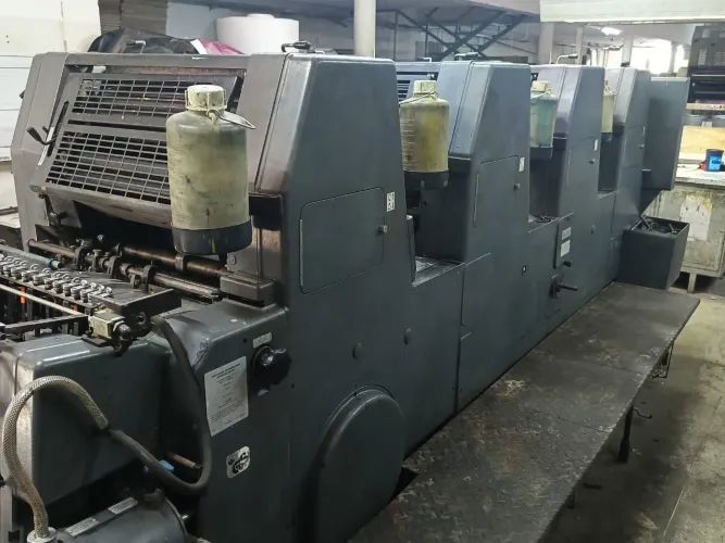Máquina heidelberg gto 52 -4 cores
