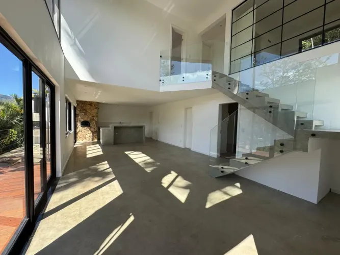 VENDA - Casa de Condominio com 3 suítes no Canrangola