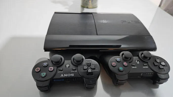 Playstation 3 Super Slim 250gb + 16 Mil Jogos / Troco/ Aceito Cartão/Entrego