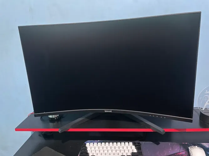 Monitor gamer Redragon tassos 32 170HZ curvo 