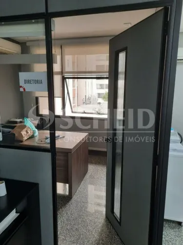 Sala a venda comercial à venda próximo ao metro Brooklin em Santo Amaro