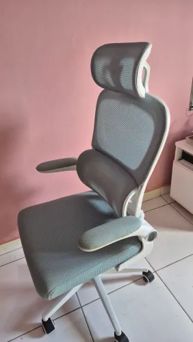 Cadeira de Escritório Ergonômica - Conforto e Estilo