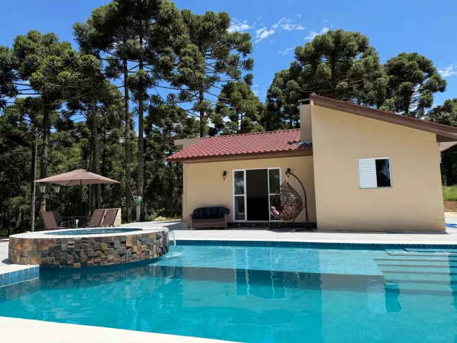 Chácara 34.000m² com piscina em Tijucas do Sul/PR