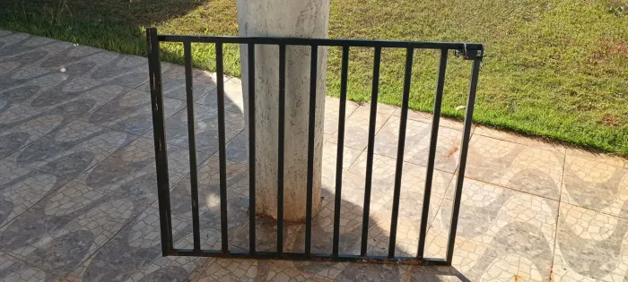 Vendo Portão/grade: tamanho 1,04 X 0,80  Metalon 20x20 chapa 18