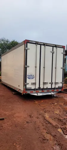 Bau refrigerado com 5,5mts
