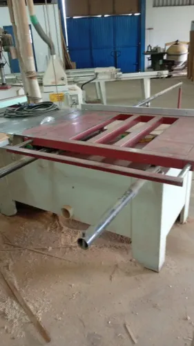 Esquadrejadeira (com riscador desativado)